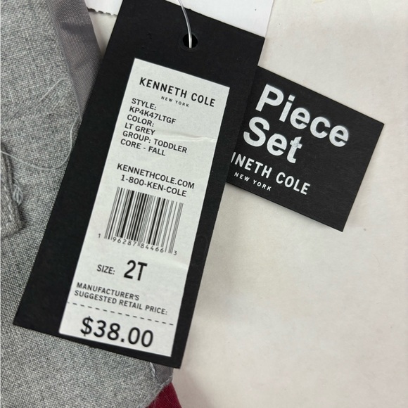 4 piece Kennth Cole boy’s tuxedo set size 2T - Picture 6 of 6